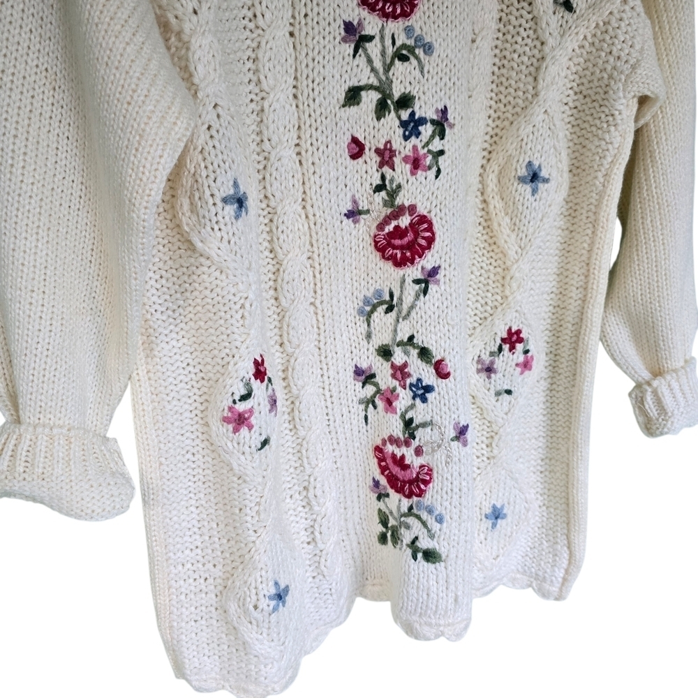 Vintage Bobbie Brooks Hand Knitted Floral Embroidered Sweater - Picture 4 of 11